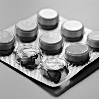 Dlaczego warto wybrać tabletki do ssania na gardło?